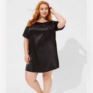 NEW Dream Satin Pocket Sleep T-Shirt Gown NWT Size 4 Crew Neck Short Sleeve